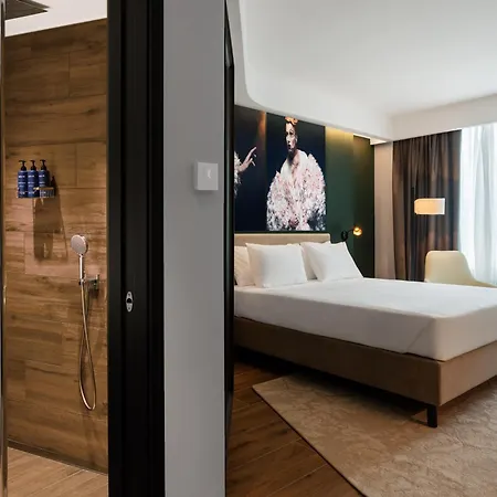 Radisson Blu Hotel, Choruslife Szálloda 4*