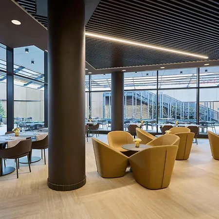 Radisson Blu Hotel, Choruslife
