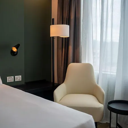Radisson Blu Hotel, Choruslife Szálloda
