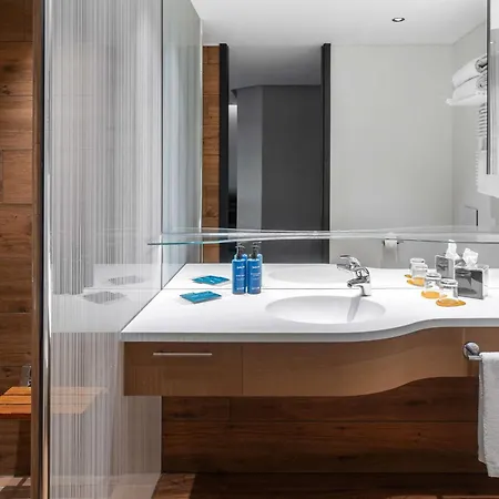 Hotel Radisson Blu Hotel, Choruslife 4*