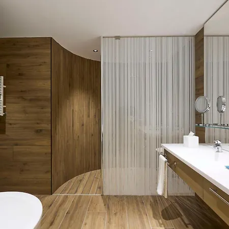 Radisson Blu Hotel, Choruslife 4* Bergamo