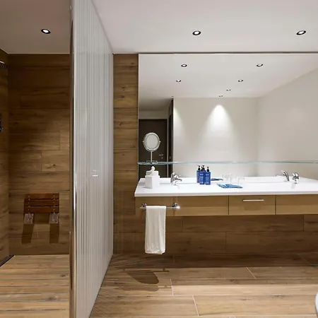 Radisson Blu Hotel, Choruslife Hotel