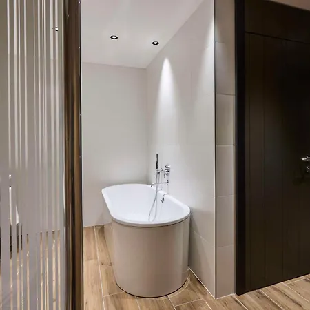Hotel Radisson Blu Hotel, Choruslife 4*