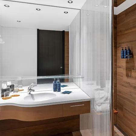 Radisson Blu Hotel, Choruslife 4* ベルガモ