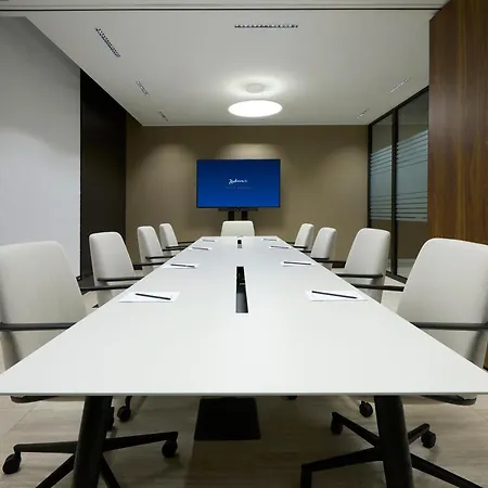 Radisson Blu Hotel, Choruslife מלון