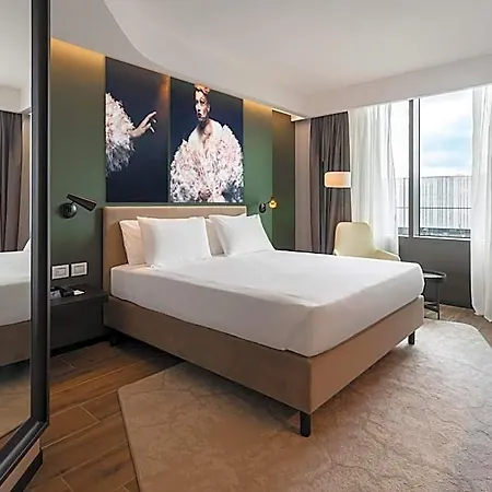 Radisson Blu Hotel, Choruslife