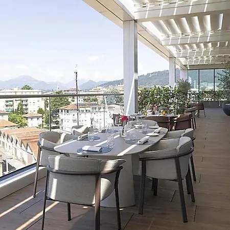 Radisson Blu Hotel, Choruslife