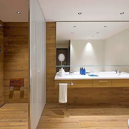Radisson Blu Hotel, Choruslife 4* Bergamo