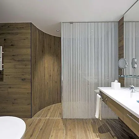 Radisson Blu Hotel, Choruslife