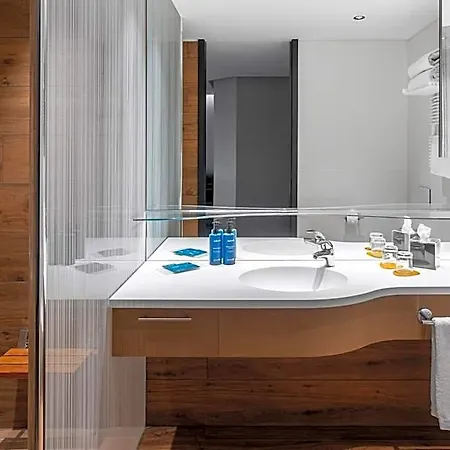 Hotel Radisson Blu Hotel, Choruslife 4*