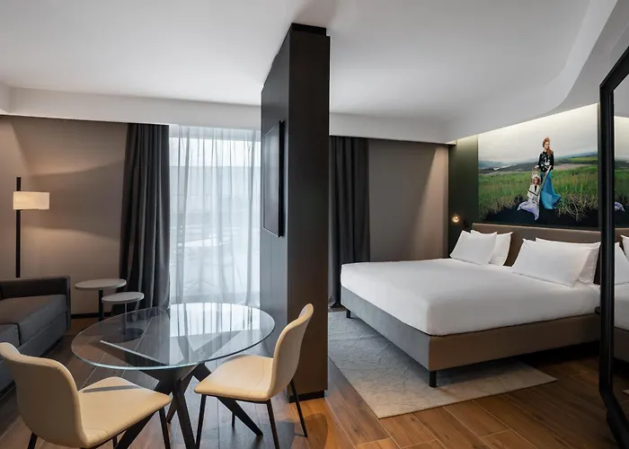 Radisson Blu Hotel, Choruslife