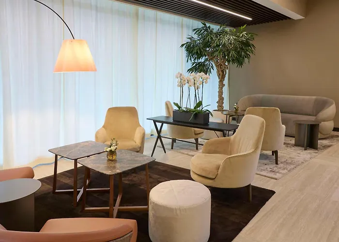 מלון Radisson Blu Hotel, Choruslife 4*