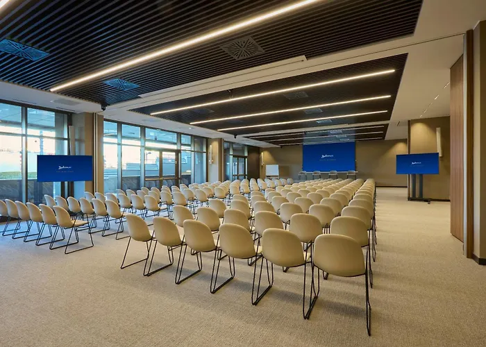 מלון Radisson Blu Hotel, Choruslife 4*