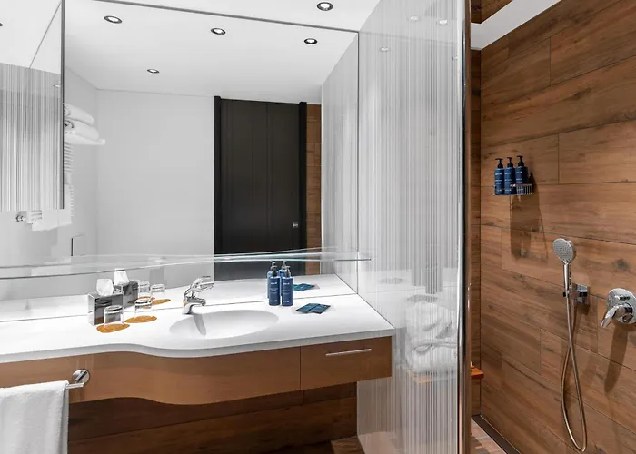 Radisson Blu Hotel, Choruslife 4* ברגמו